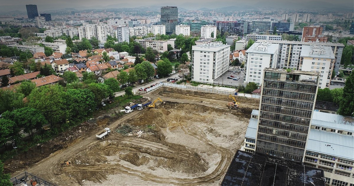 "Očito je bio cilj da se tvornica žarulja sravni sa zemljom i izgradi nešto novo"