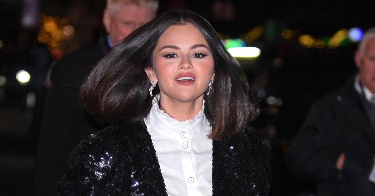 "Blista": Selena Gomez očarala u savršenom blagdanskom izdanju