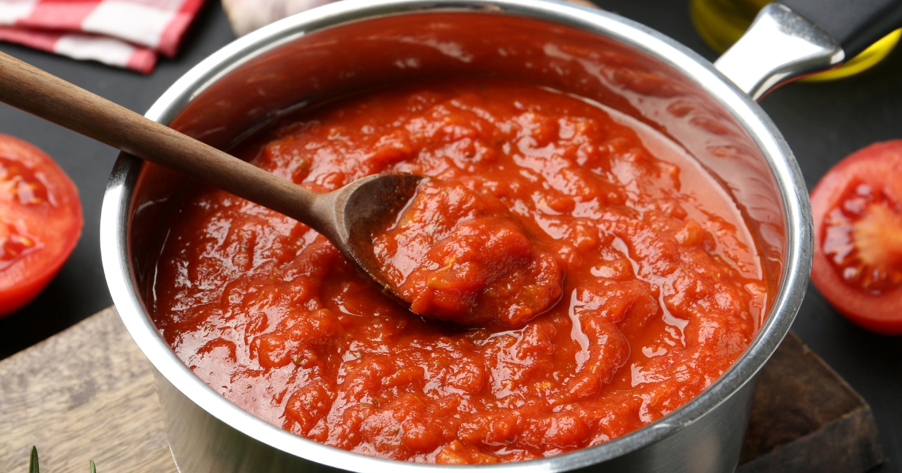 Kako da kupovni umak za tjesteninu ima okus kao domaći? Dodajte mu par sastojaka