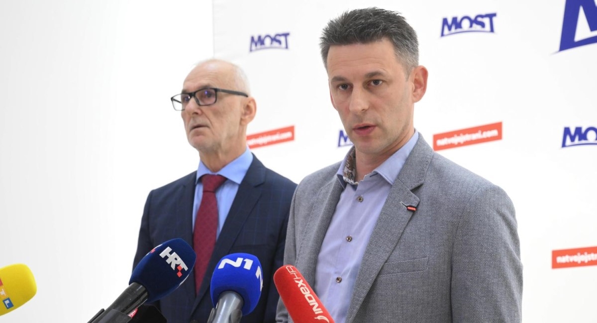 Petrov: Manjincima zabraniti glasanje o vladi, dati im veto na zakone o manjinama