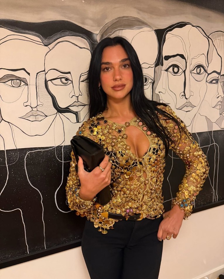 Dua Lipa na vjenčanju nosila top koji izgleda kao komad nakita