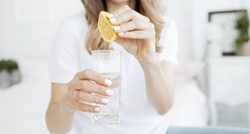 Evo zašto je jutarnja čaša tople vode s limunom loša za zube, a ne potiče ni probavu