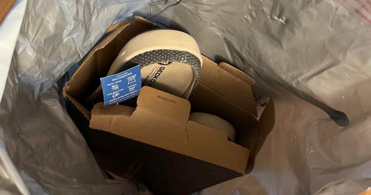 Naručio nove papuče na Amazonu, nije bio spreman za ono što je stiglo