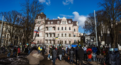 Riga u znak podrške Ukrajini promijenila naziv ulice u kojoj je rusko veleposlanstvo