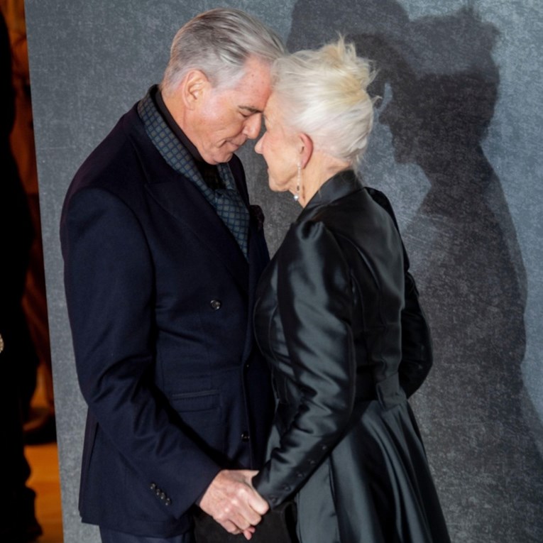 FOTO Pierce Brosnan i Helen Mirren oduševili na premijeri serije, držali se za ruke
