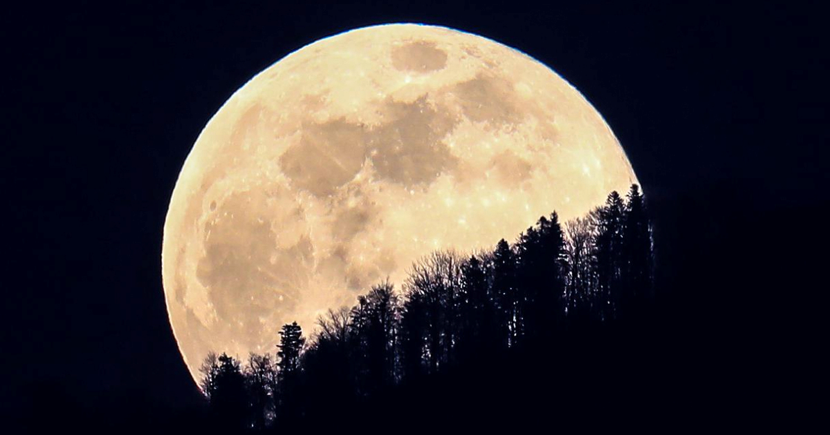 Posljednji Supermjesec godine stiže u četvrtak. Bit će veći i sjajniji