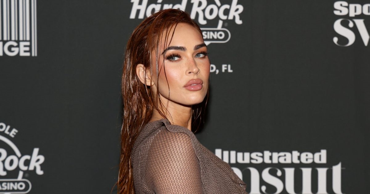 Megan Fox došla na zabavu u korzetu i gaćicama, fanovi je napali