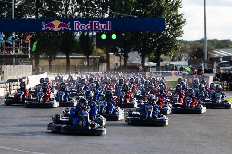 Kako je Verstappen pobijedio 100 vozača u kartingu? Koristio je trik iz djetinjstva