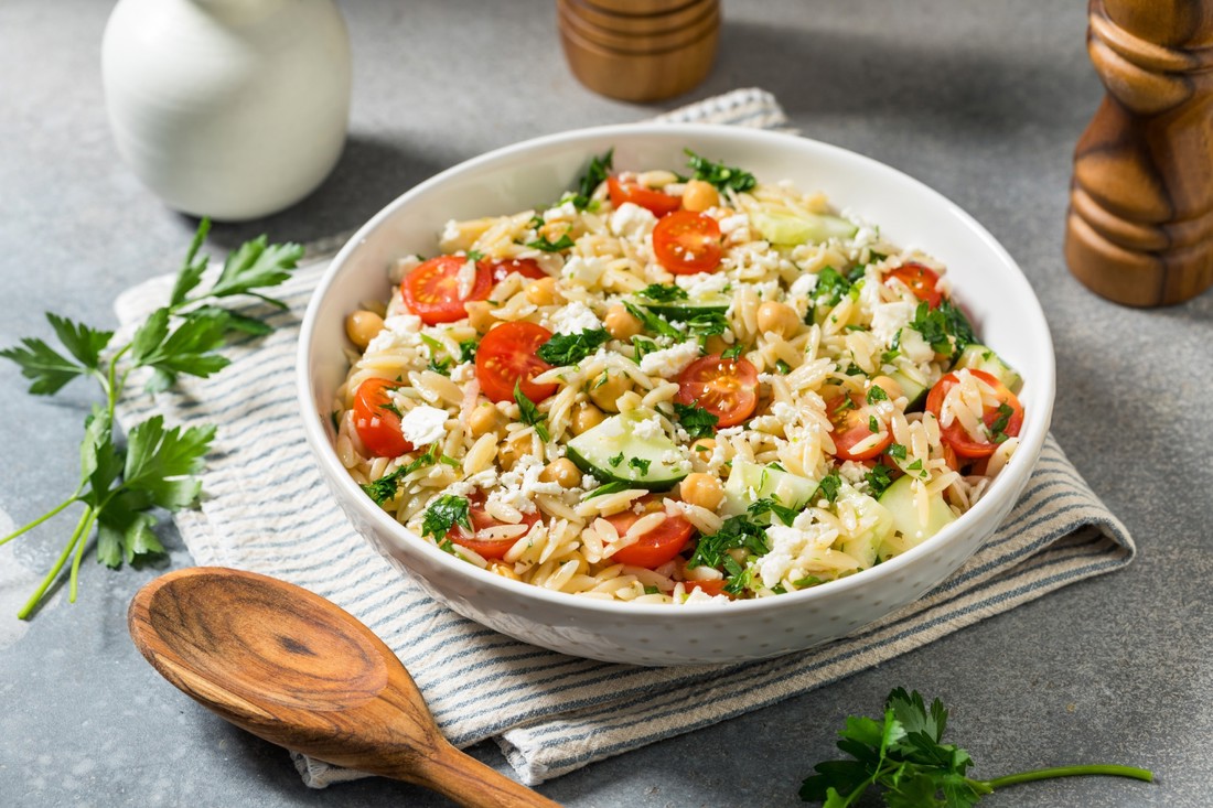 Ne da vam se kuhati? Pet zasitnih salata koje su idealan ljetni ručak