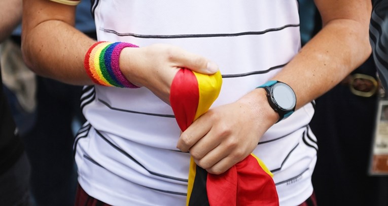 Njemicama zabranjeno nositi trakice u duginim bojama na Svjetskom prvenstvu