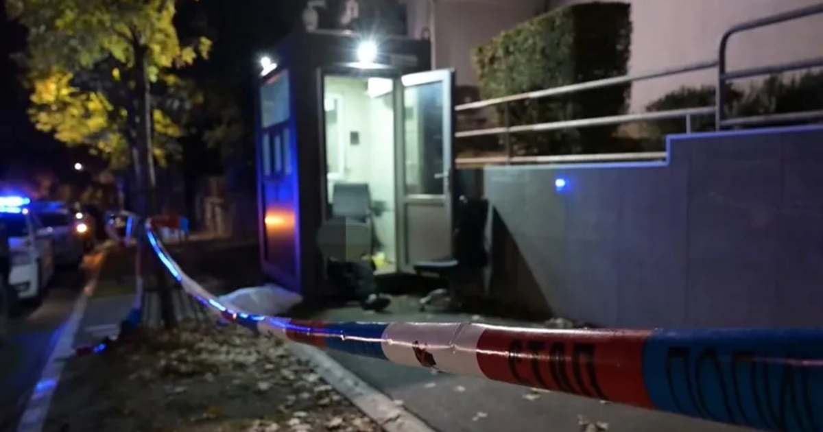 Viknuo "Alahu Akbar" i noževima napao policajca pred izraelskom ambasadom u Beogradu