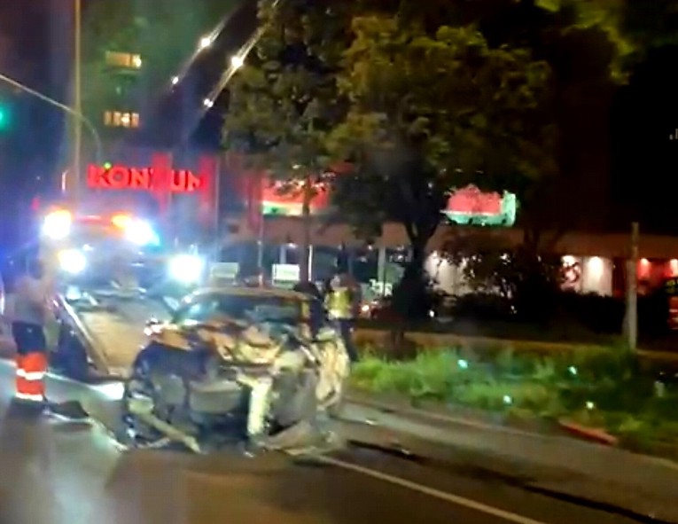 U Zagrebu se sudarila dva auta