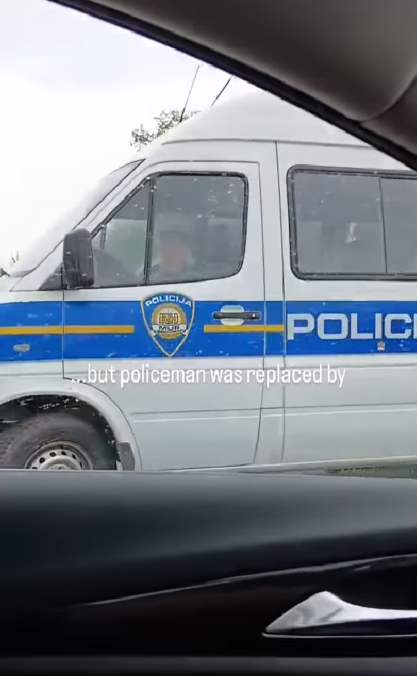 Stranci ugledali bizaran prizor u kombiju hrvatske policije: "Je li to uobičajeno?" 