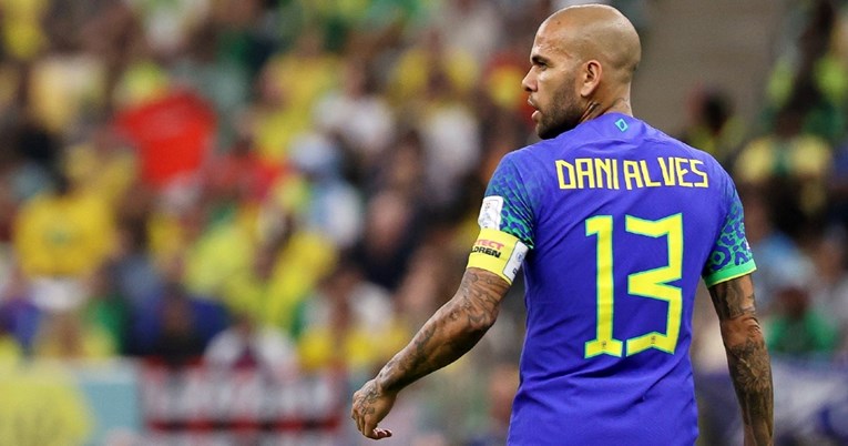 Dani Alves: Kamerun nam je upozorenje za dalje