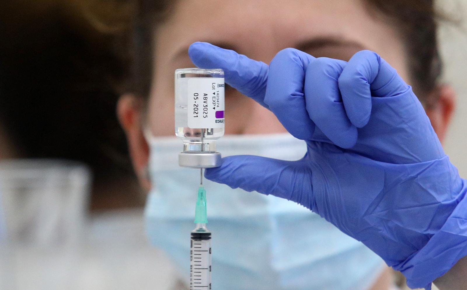 Ministarstvo zdravstva poslalo priopćenje o AstraZenecinom cjepivu