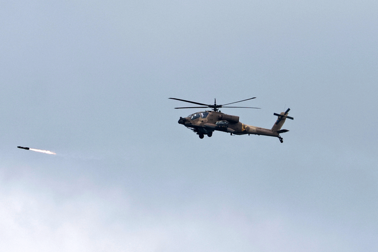 Izravni okršaj SAD-a i Irana: "Apache i Seahawk razorili šest brzih brodova"