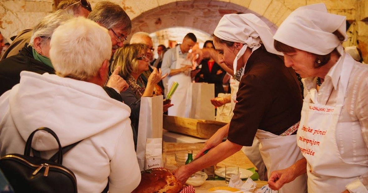 Ovog vikenda u Žminju se peku istrijanske pinci pod čerepnjon