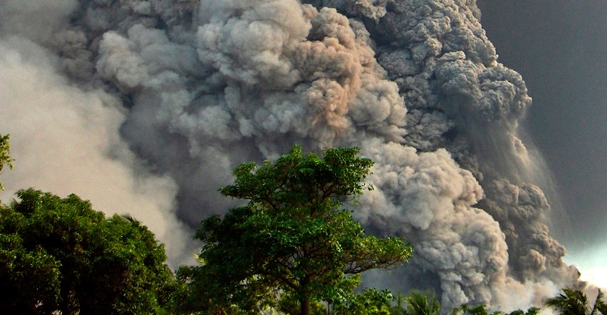 Vulkan na Papui Novoj Gvineji uništio domove, plantaže i bunare