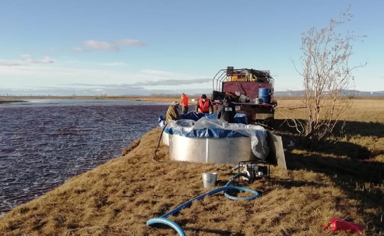 U rusku rijeku izlilo se preko 20 tisuća tona nafte, lokalni čelnik završio u zatvoru