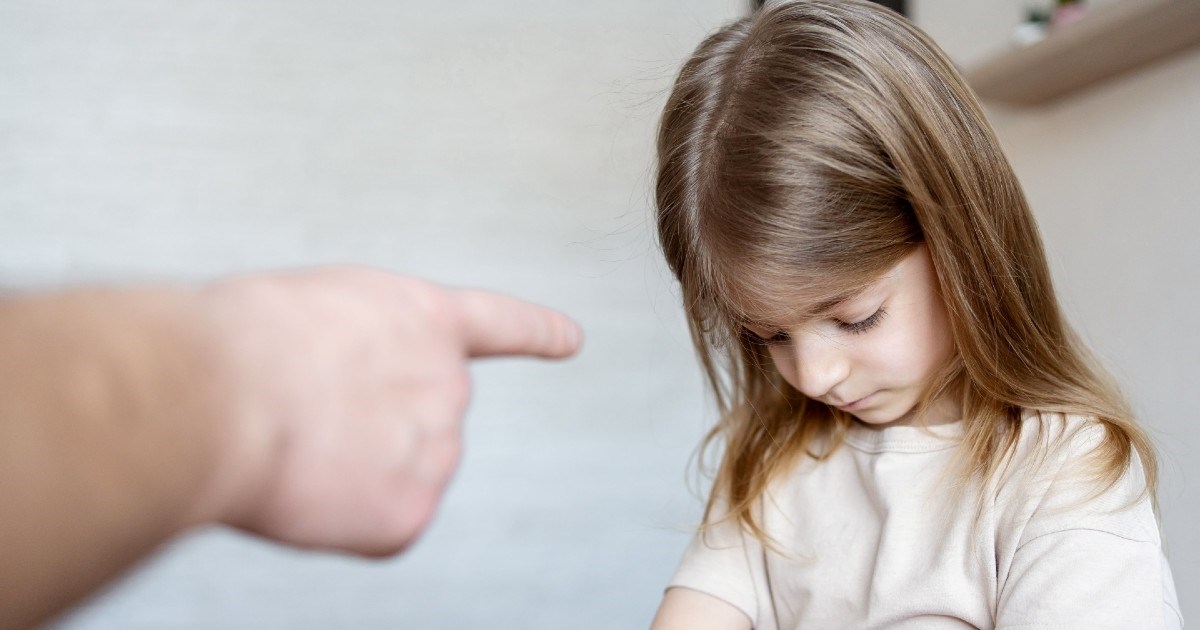 Ako ste kao dijete često čuli ove fraze, odrastali ste uz pasivno-agresivne roditelje