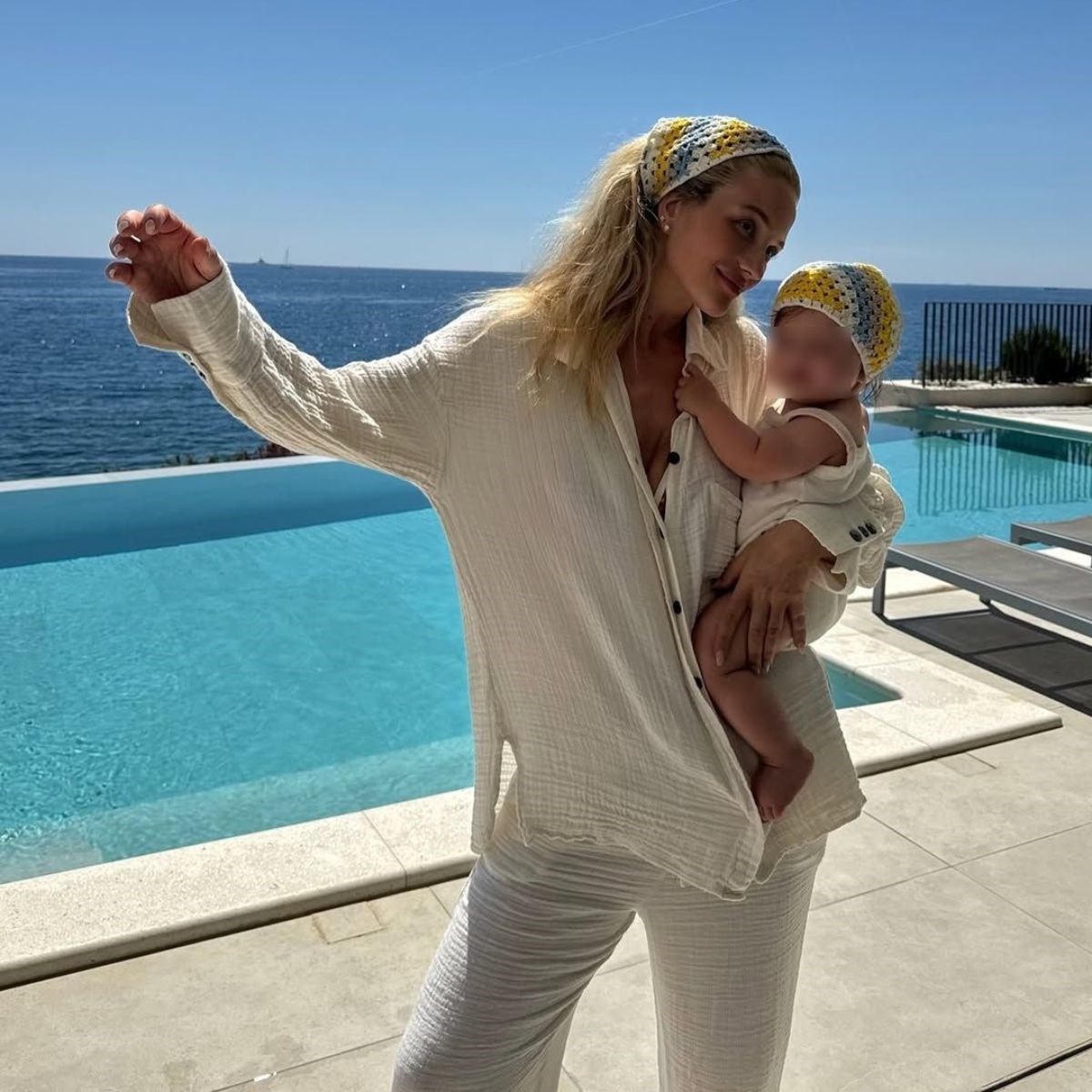 Izabel Kovačić objavila fotografije s kćeri Lunom: "Najslađi muffin na svijetu"