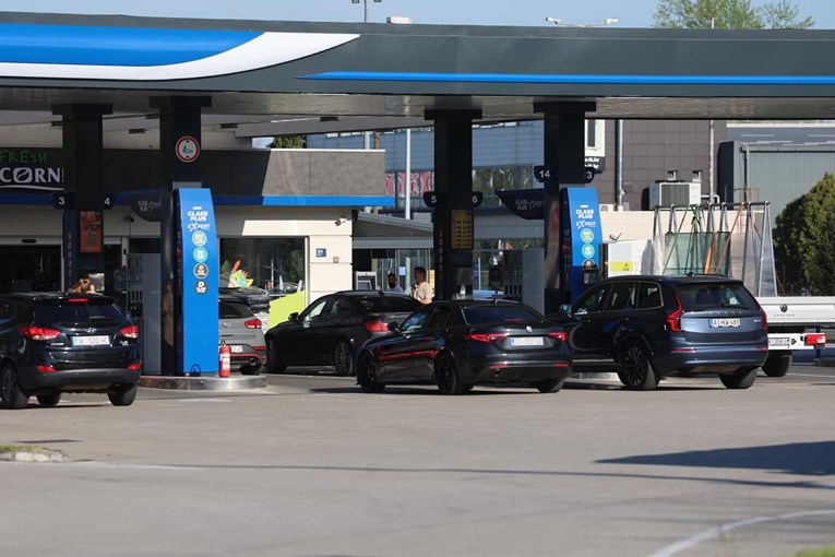 Državni tajnik: Bez Vladine intervencije dizel bi bio preko dva eura po litri