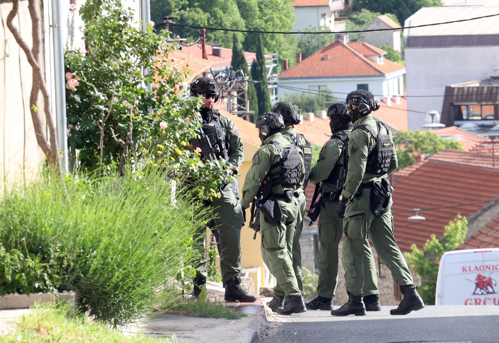 Velika potraga za ubojicom maturanta (19) u Drnišu: Stigli specijalci, leti helikoper