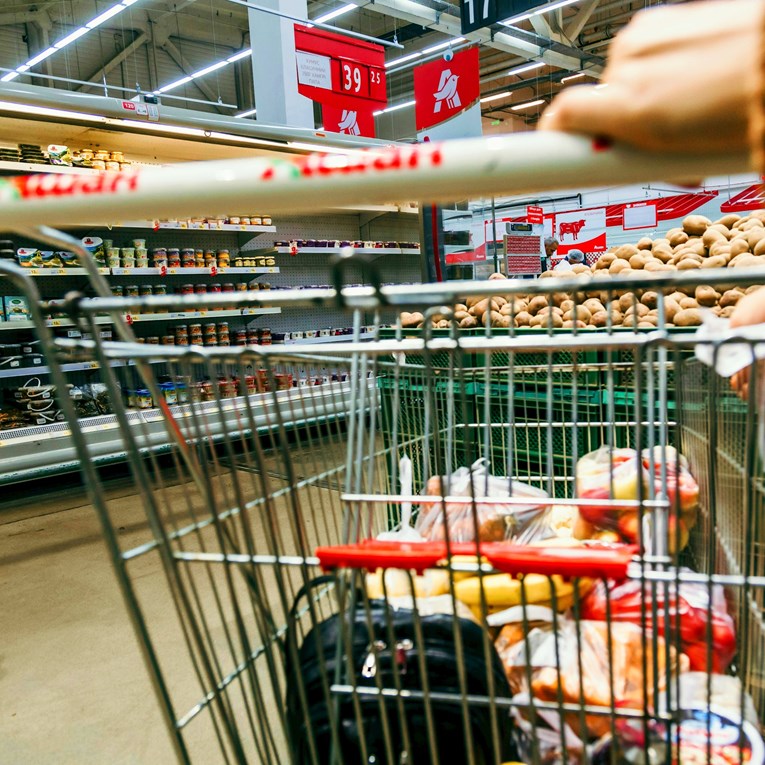 Idete na godišnji? Ovo su sve namirnice koje ćete trebati, ponesite popis u dućan