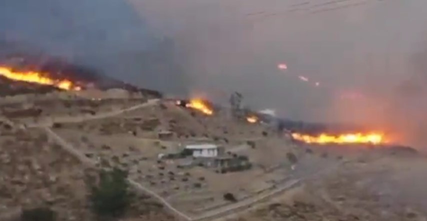 Sinoć buknuo požar na grčkom otoku. Oštećeno više kuća, ljudi se morali evakuirati