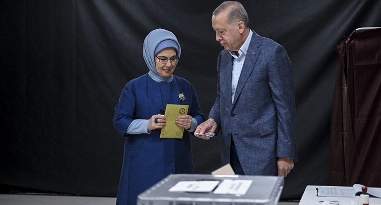 Erdogan glasao u Istanbulu, a njegov glavni protukandidat u Ankari