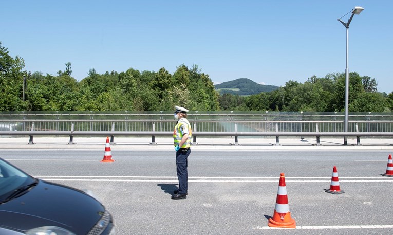 Teška nesreća u Austriji, Hrvat BMW-om sletio s ceste, poginuo suvozač iz BiH