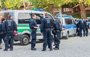 Dvojica Ukrajinaca izbodena u trgovačkom centru u Njemačkoj. Uhićen Rus