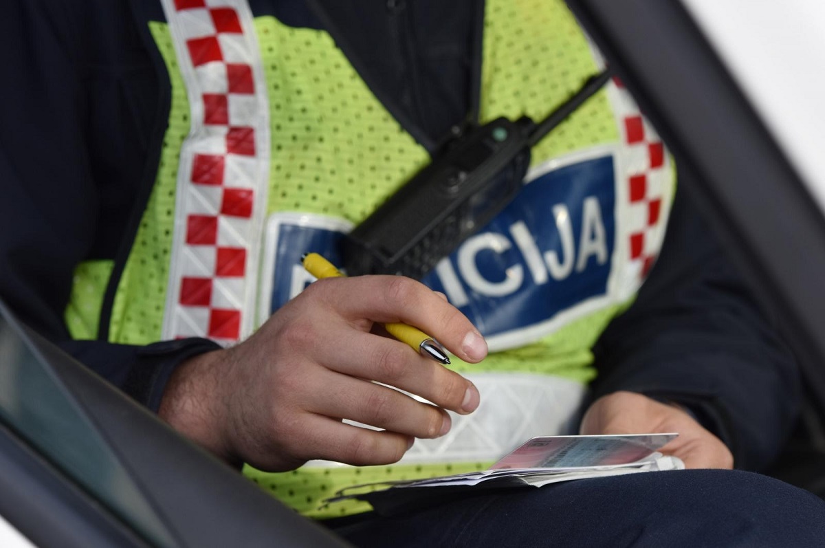 Pijan skrivio nesreću na Korčuli, dobio 16.800 kuna kazne