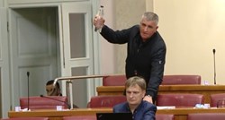 VIDEO Bulj izbačen, Plenković napao mostovce: Vi ste praktički nitko, sram vas bilo
