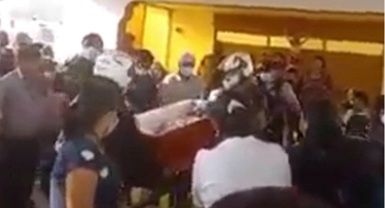 Na sprovodu u Peruu nosili ženu u lijesu pa čuli da kuca iz njega