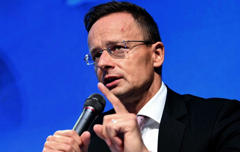 Mađarski šef diplomacije jako kritizirao novi plan EU-a za migrante