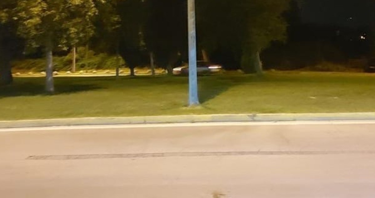 Fotka iz Dalmacije začudila Fejs, ljudi se šale: Tko će to skidati po ovoj vrućini?