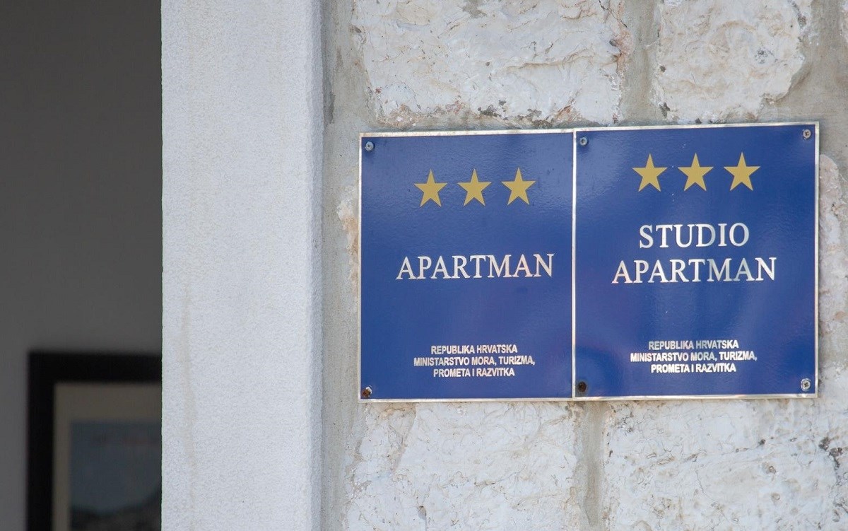 Ljudi masovno registriraju apartmane. Što stoji iza toga?