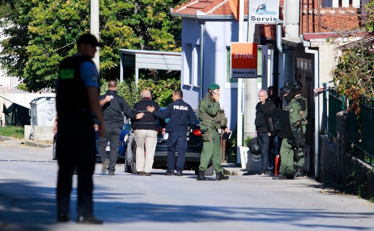 Kazneno prijavljen Sinjanin koji je jučer prijetio eksplozijom bombe