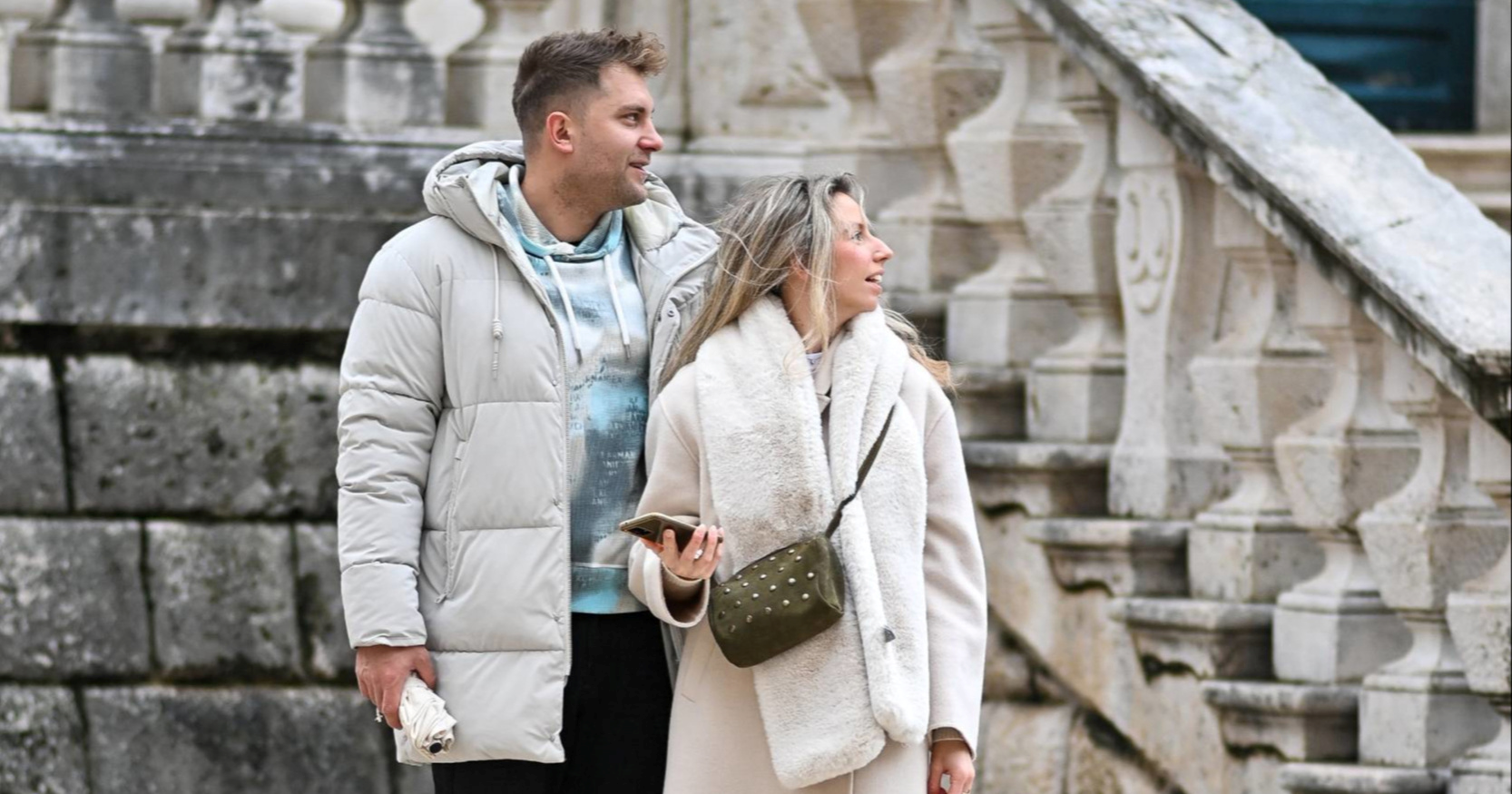 Par u Dubrovniku je čisti dokaz da svijetle boje itekako dobro funkcioniraju i zimi