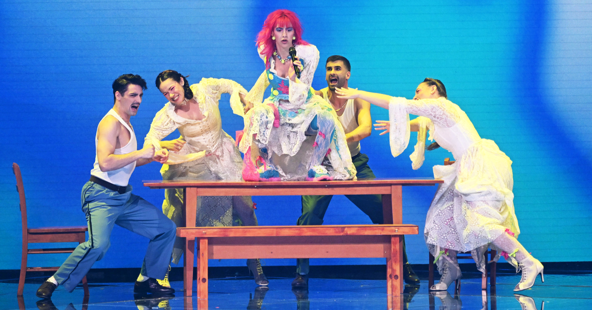 Zevin (koja je bila favoritkinja) oglasila se nakon što nije prošla u finale Dore