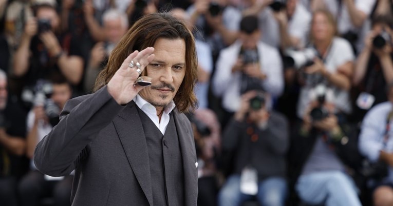  Johnny Depp pronađen bez svijesti u svojoj hotelskoj sobi u Budimpešti