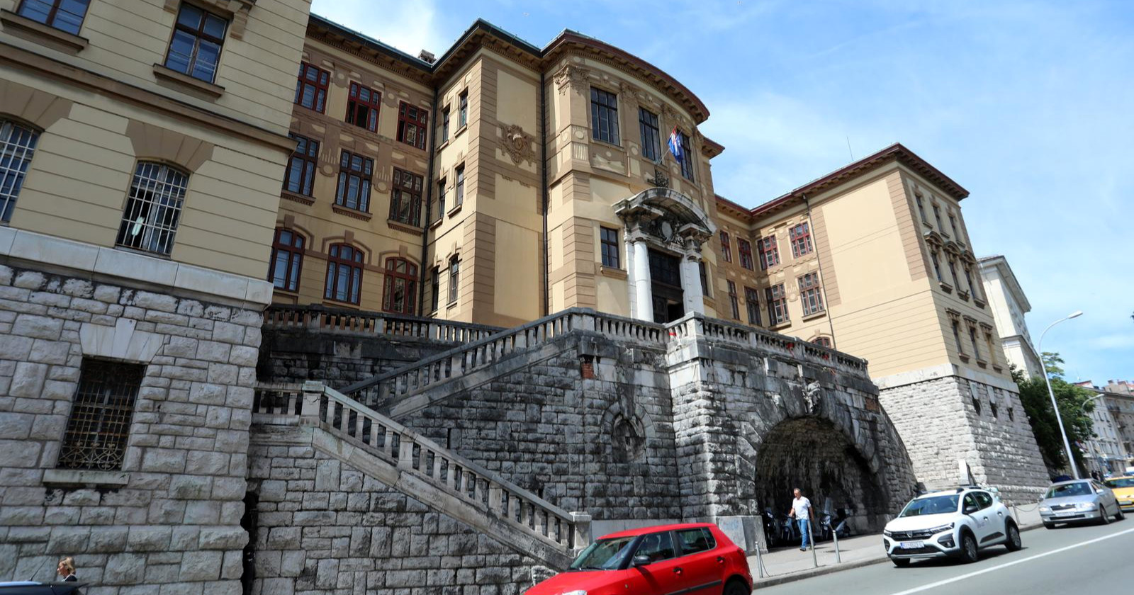 Indijac, glavni kuhar na Krku, uhićen zbog sumnje da je silovao pomoćnu kuharicu