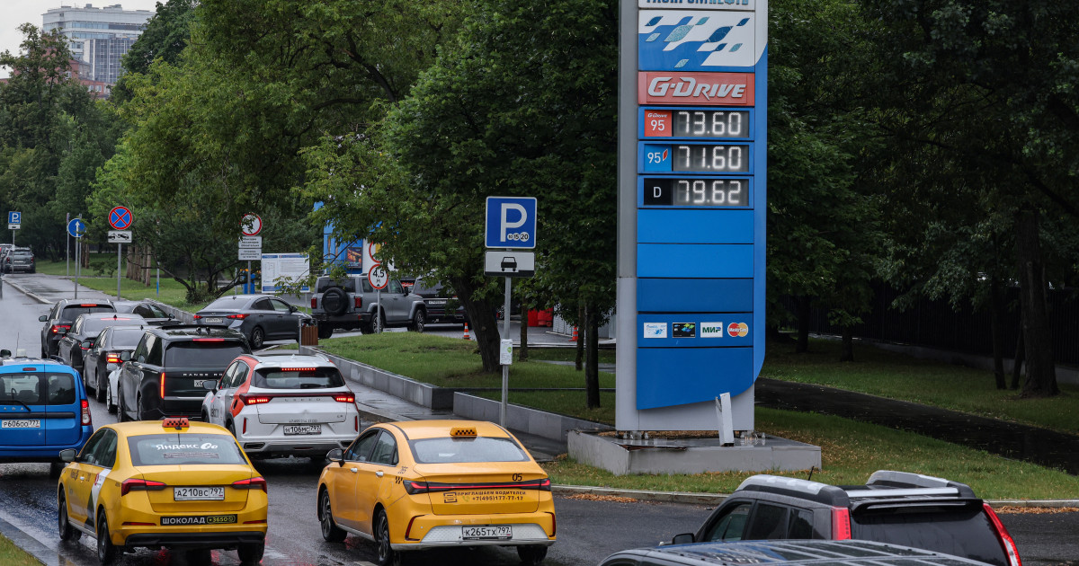 Moskva opet ograničava prodaju benzina. Nakon napada na rafinerije nastale nestašice