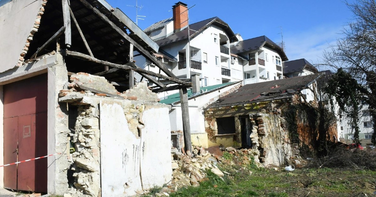 Građani Petrinje žele informacije o obnovi. Ministri: Proces je na prekretnici