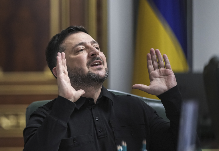 Insajder: Trump je tijekom razgovora sa Zelenskim stalno ponavljao jednu riječ