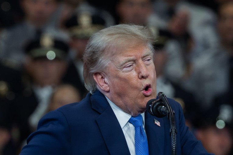 Iran pozvao SAD da prizna poraz. Trump: Malo skuplji benzin je mala cijena sigurnosti