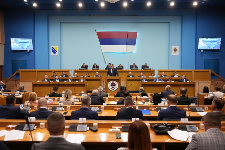 Izglasana nelegalna vlada RS-a. Dodikov kum: Hrvatska želi izgraditi nuklearni objekt