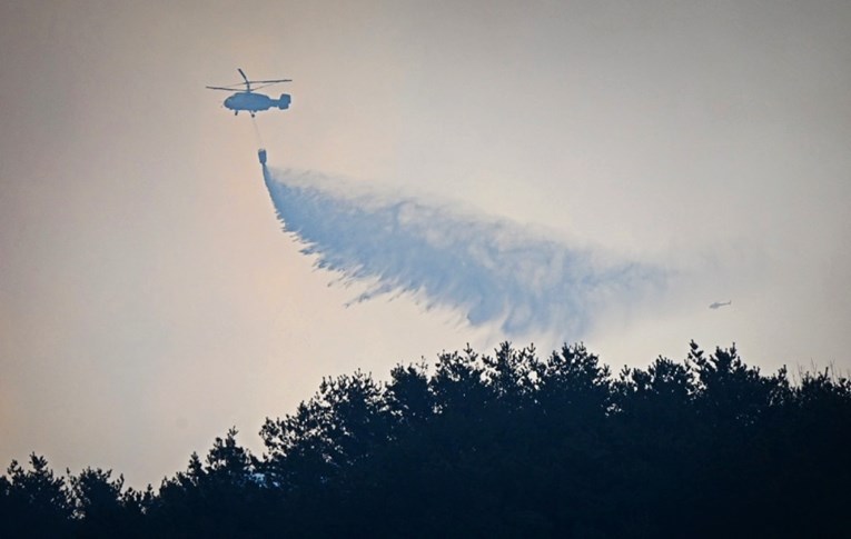Požari poharali Južnu Koreju. Najmanje dvoje mrtvih, stotine evakuiranih