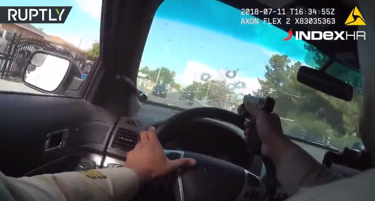 VIDEO Filmska jurnjava u Las Vegasu, policajac kroz vjetrobransko staklo puca na ubojice